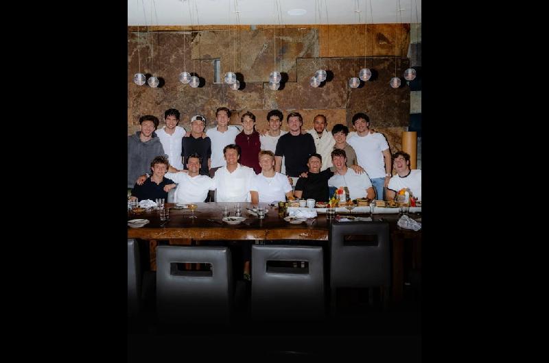 iquestLo hacen a un lado Franco Colapinto alejado del resto en la cena de fin de temporada