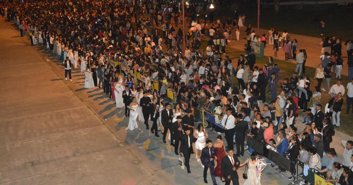 Alrededor de 4000 estudiantes asistiraacuten a la tradicional Cena Blanca 