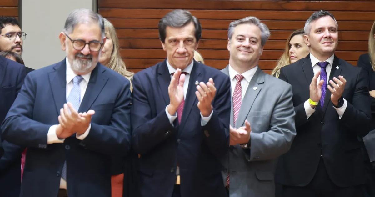 Reacomodamientos en el Ejecutivo en buacutesqueda de la eficientizacioacuten