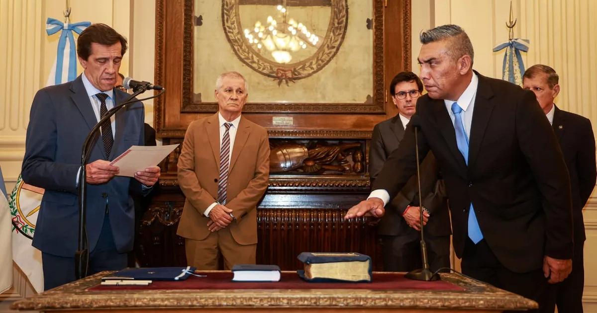 El gobernador Sadir posesionoacute al nuevo Procurador Adjunto del MPA