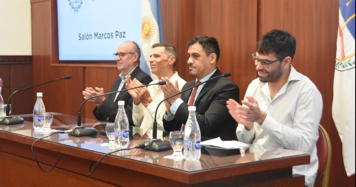 Homenaje al recordado meacutedico pediatra Hernaacuten Miranda en la Legislatura