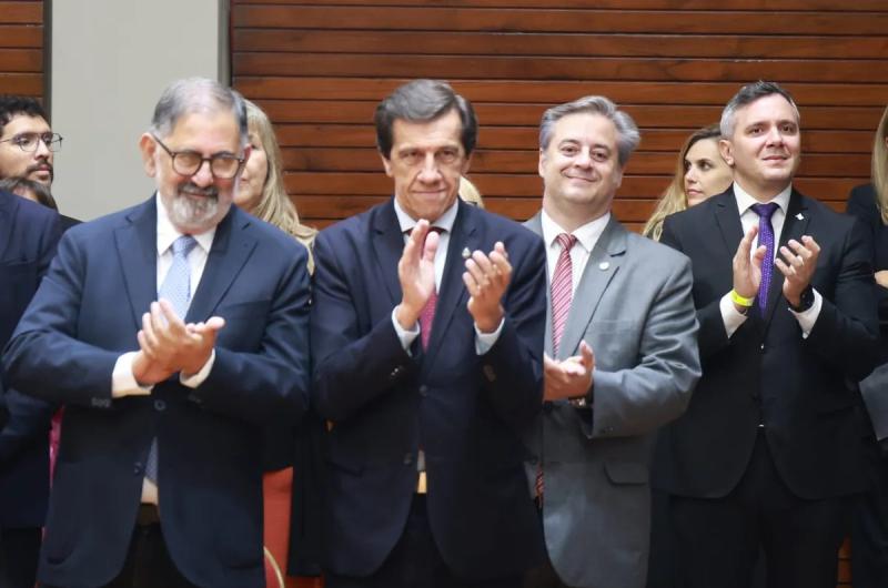 Reacomodamientos en el Ejecutivo en buacutesqueda de la eficientizacioacuten