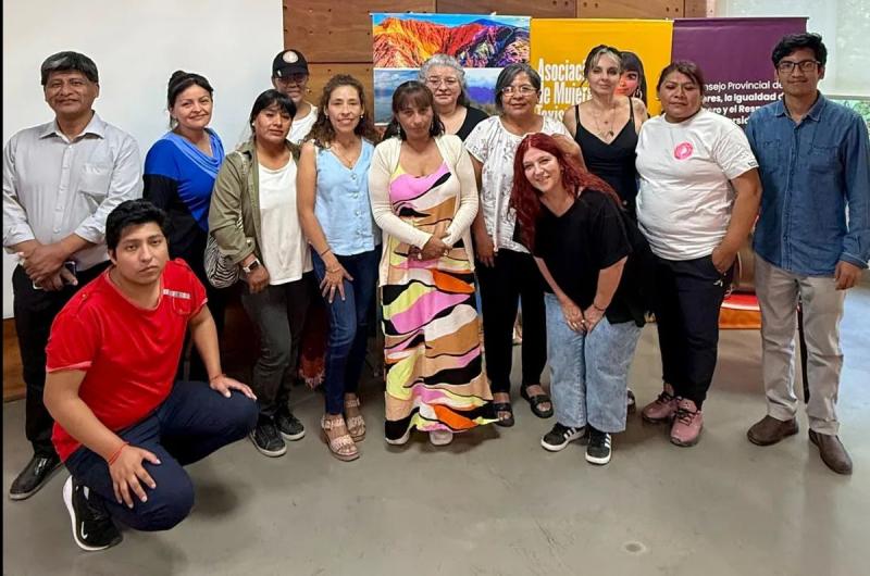 Capacitaron a mujeres taxistas en prevencioacuten de la violencia