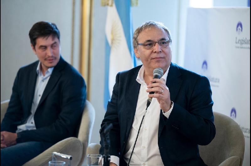 Gabriel Roloacuten fue reconocido como Personalidad Destacada de la Cultura en la Legislatura portentildea