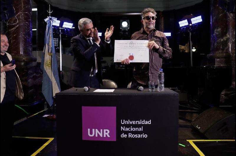 Fito Paacuteez recibioacute el Doctorado Honoris Causa y lo celebroacute con un emotivo concierto