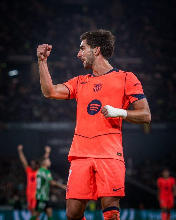 Barcelona ganoacute un partidazo ante el Betis y sigue firme en la cima de La Liga