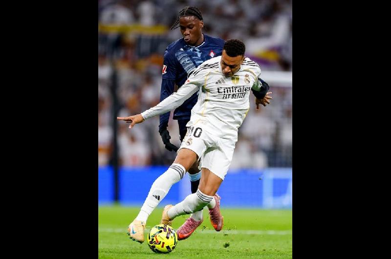 Real Madrid cayoacute ante Celta de Vigo y Barcelona se aleja en la cima de La Liga