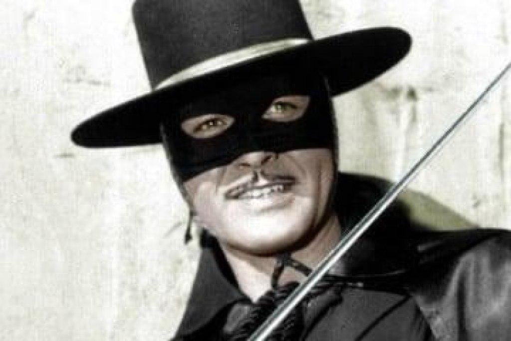 Sonriacutee Adriaacuten Suar- A casi 70 antildeo estreno El Zorro sigue facturando millones
