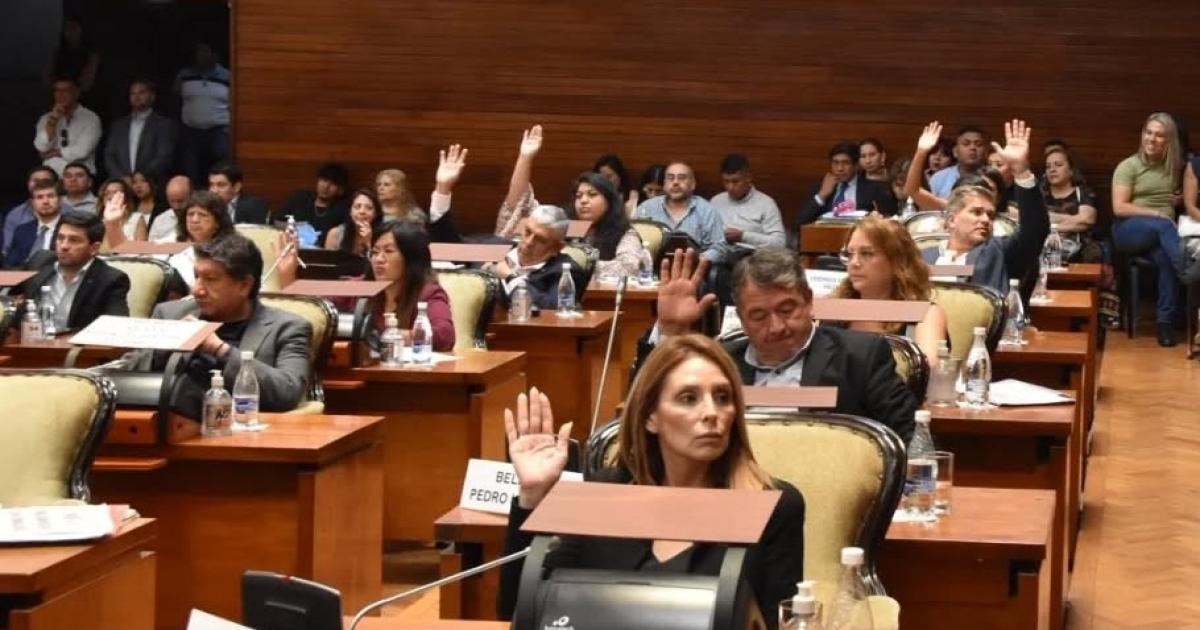 La Caacutemara de Diputados aproboacute el Presupuesto que preveacute superaacutevit