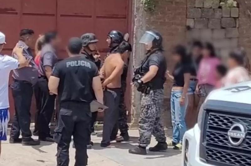 Un violento enfrentamiento entre la Policiacutea y sujetos conocidos del aacutembito delictivo 