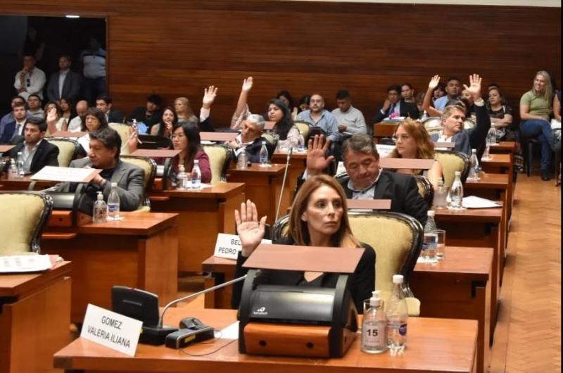 La Caacutemara de Diputados aproboacute el Presupuesto que preveacute superaacutevit