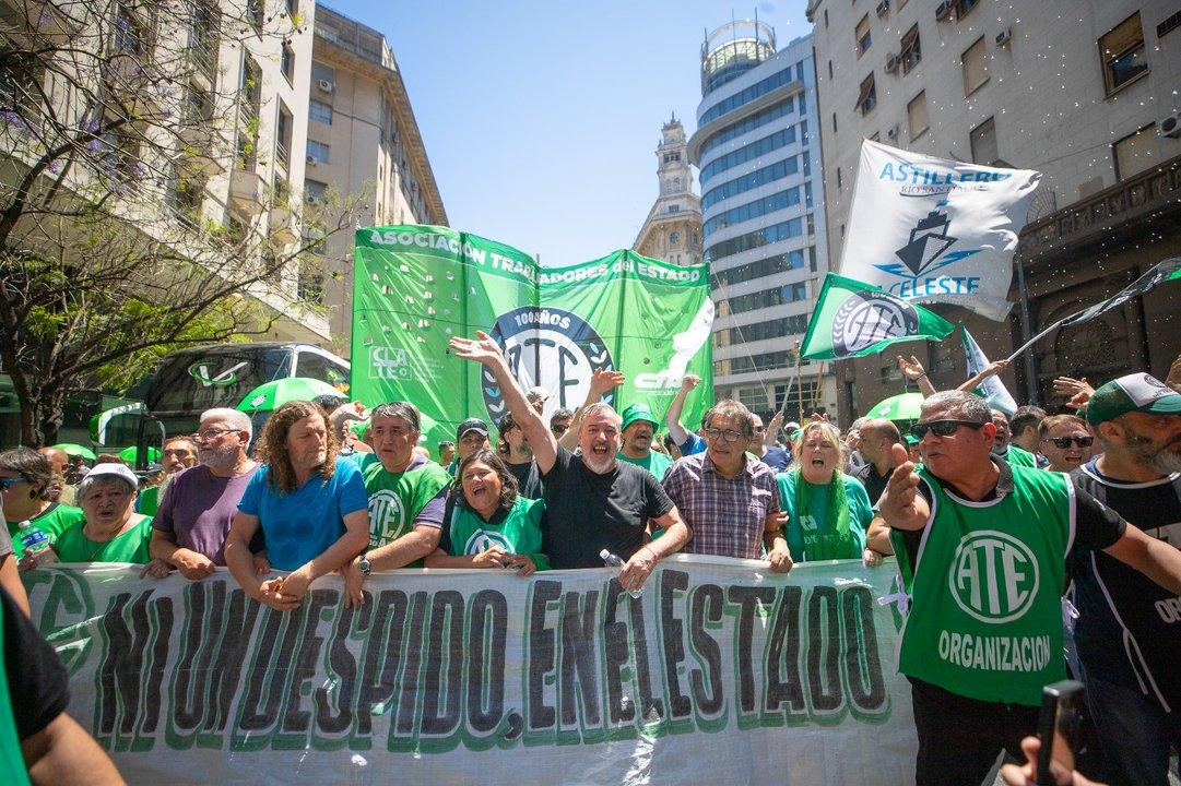 Paro nacional de ATE contra la reforma laboral el Gobierno descontaraacute el diacutea a los que adhieran