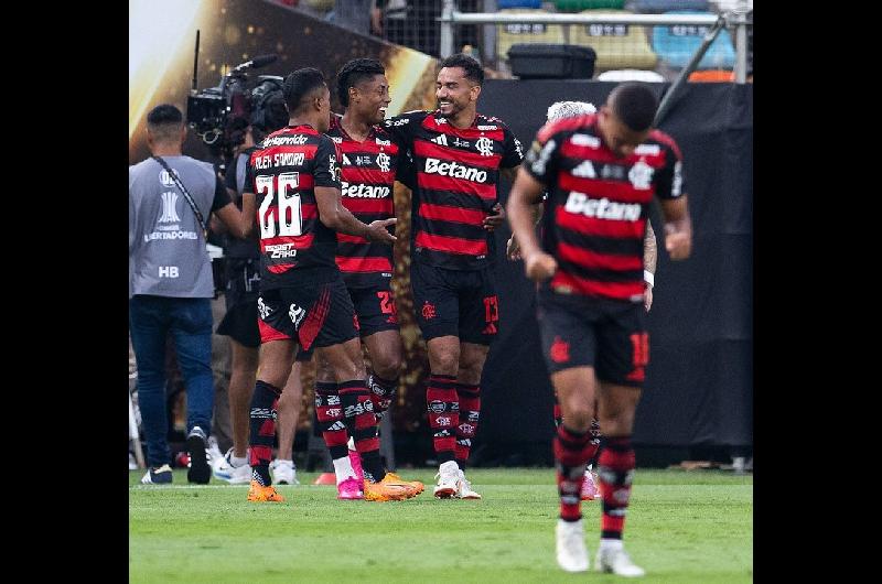 Flamengo y Cruz Azul se enfrentan por un lugar en las semis de la Copa Intercontinental