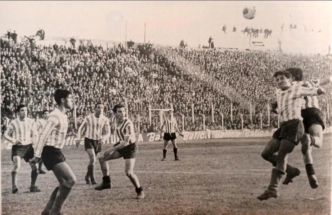 El diacutea que Estudiantes de La Plata goleoacute a Racing en la final de 1967