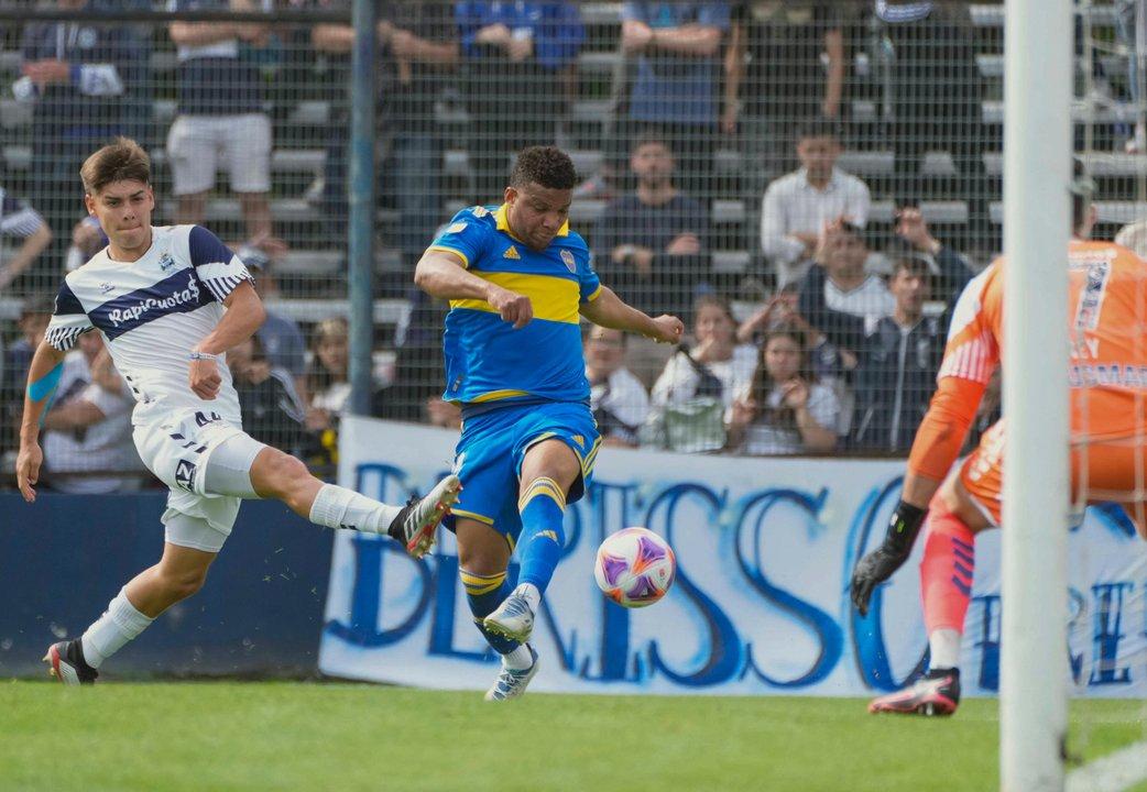 La despedida entre lagrimas de Fabra en Boca tras diez antildeos en el club