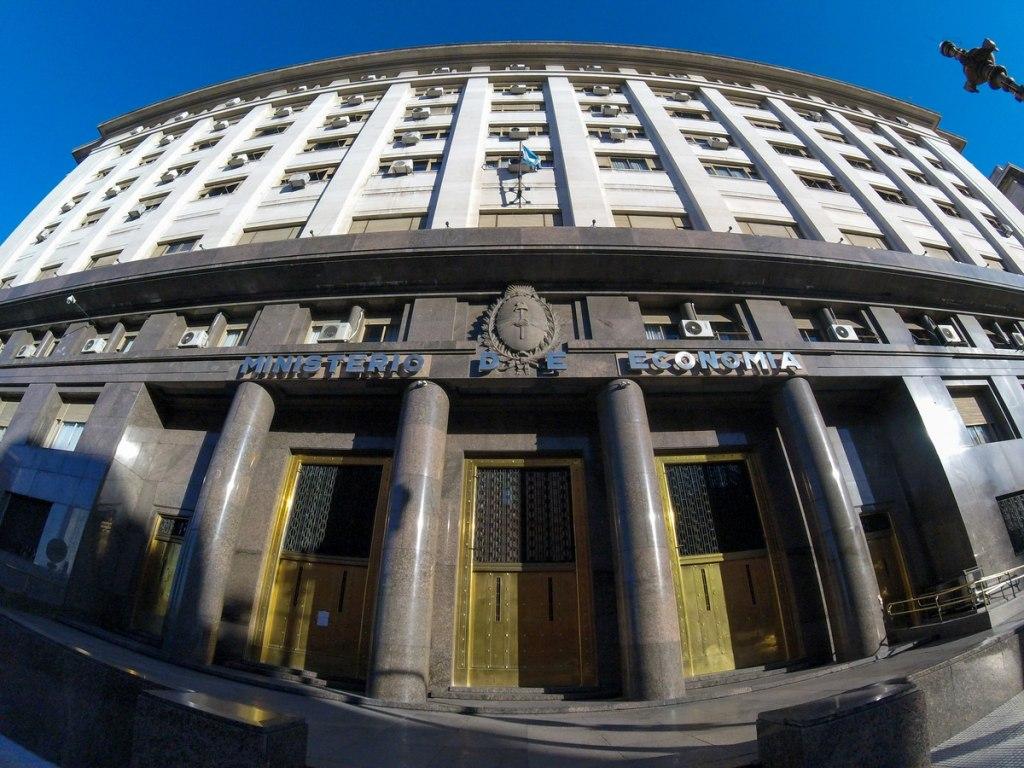 Finanzas ampliacutea emisioacuten de letras del Tesoro por hasta 165 billones y US1500 millones