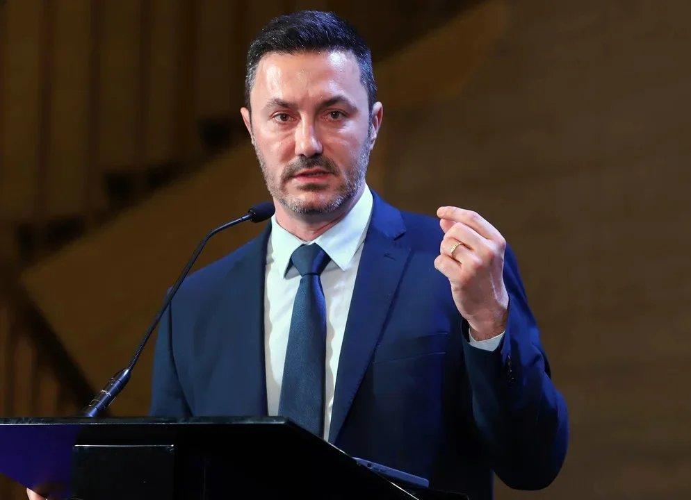 La chicana de Luis Petri por las criacuteticas a los aviones F-16