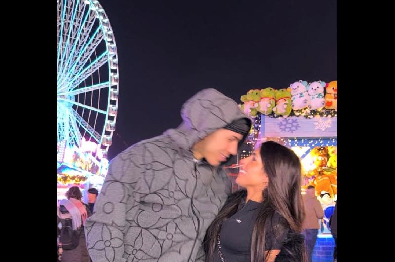 Asiacute esperan la Navidad Valentina Cervantes y Enzo Fernaacutendez en Londres