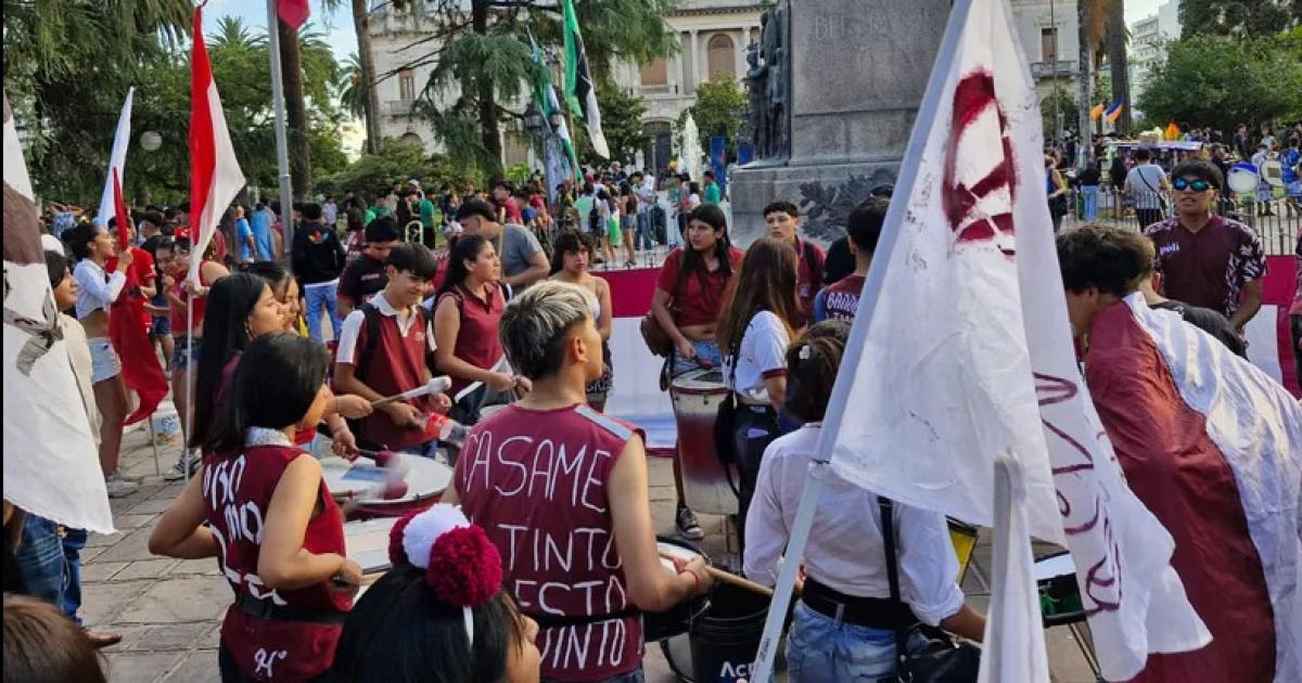 Fiesta y emocioacuten en el banderazo de la Promo 2025
