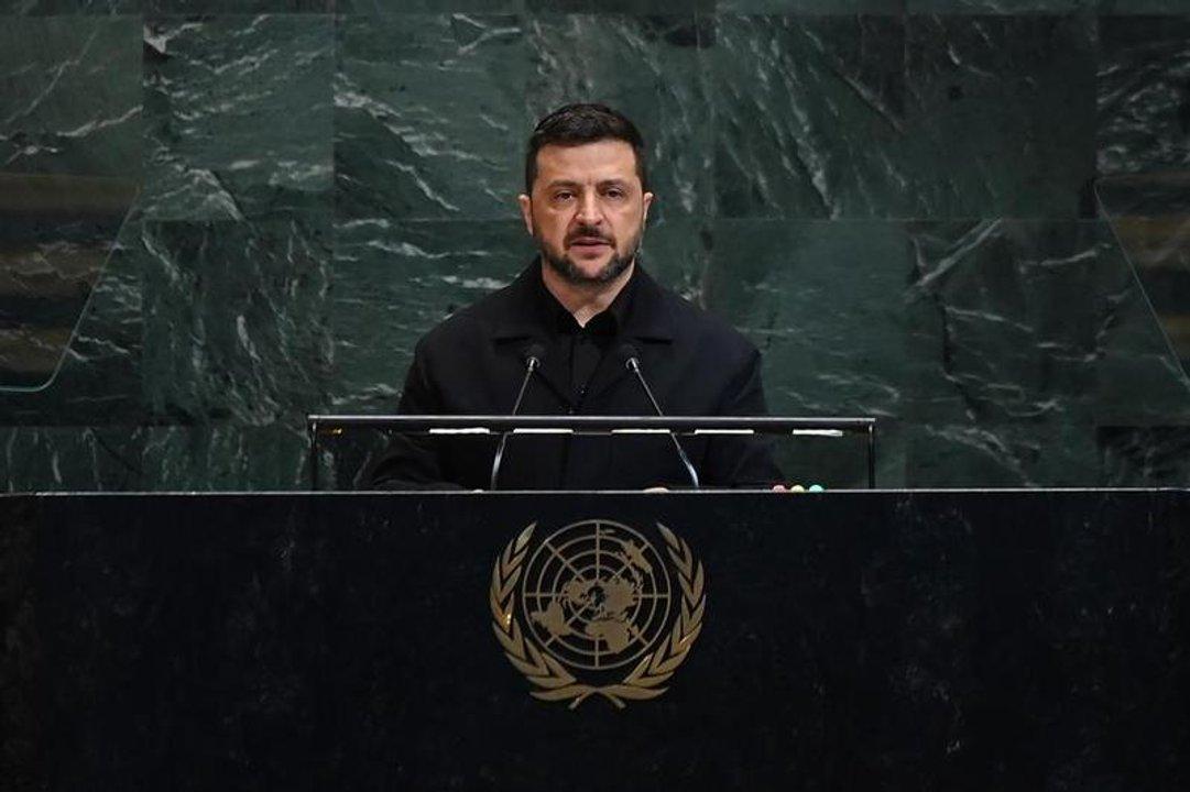 Zelensky inicioacute conversaciones con funcionarios de EEUU para avanzar en la reconstruccioacuten de Ucrania