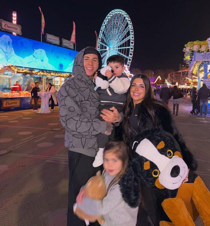 La Navidad de Valu Cervantes y Enzo Fernaacutendez 