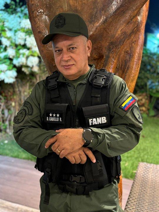 Ministro de Interior venezolano alerta que EE UU quiere robarse el petroacuteleo el oro el gas y el agua