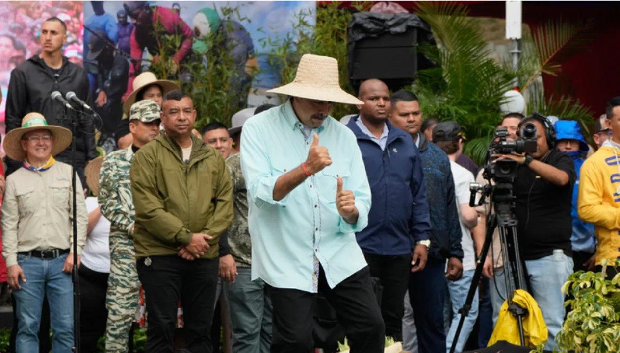 En medio de la tensioacuten con Donald Trump Nicolaacutes Maduro canta y baila en Caracas