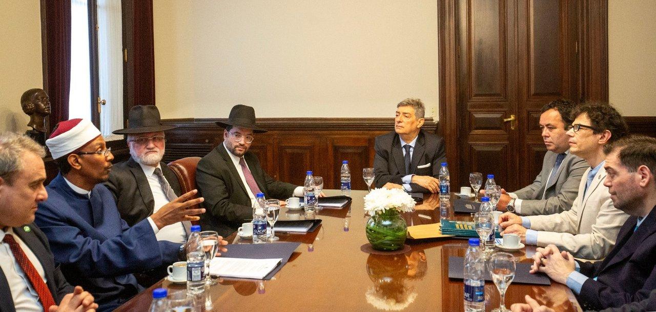 Presidente de la Corte se reunioacute con liacutederes religiosos por la implementacioacuten de autopsias virtuales