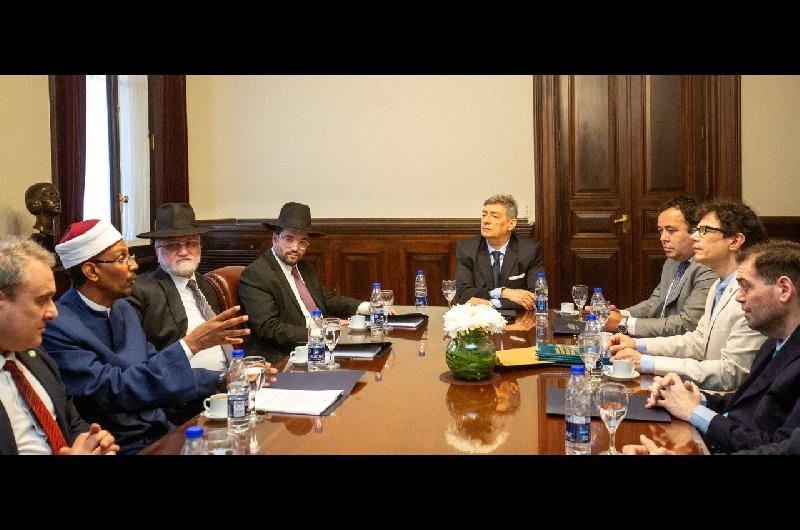 Presidente de la Corte se reunioacute con liacutederes religiosos por la implementacioacuten de autopsias virtuales