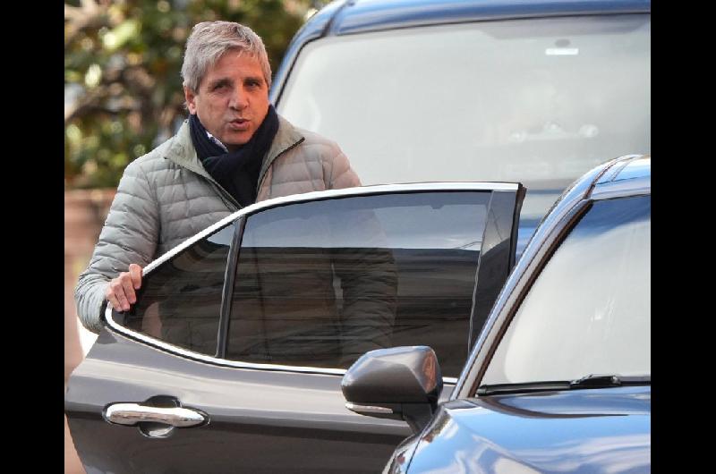 Tras la colocacioacuten del bono en doacutelares el mercado espera sentildeales de pago del vencimiento de enero