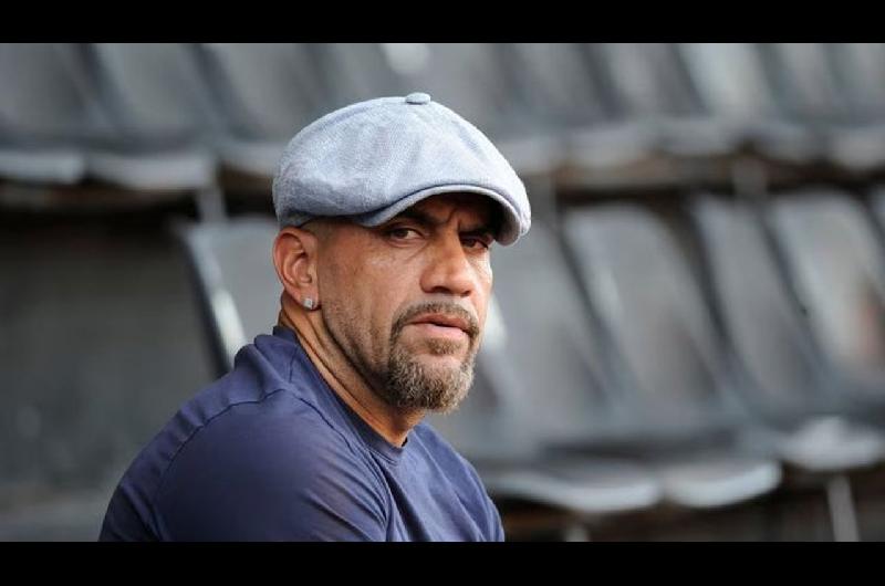 Veroacuten desafiacutea su suspensioacuten- estaraacute en la popular para alentar a Estudiantes en la final del Clausura