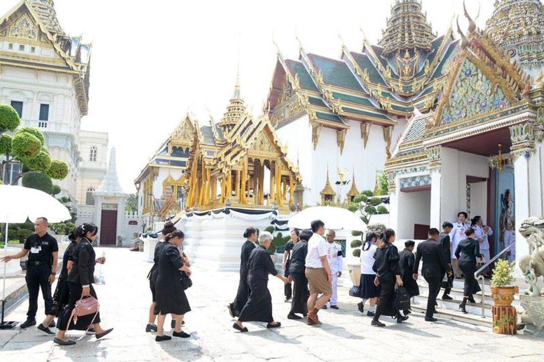 El rey de Tailandia disolvioacute el Parlamento y allanoacute el camino para elecciones anticipadas