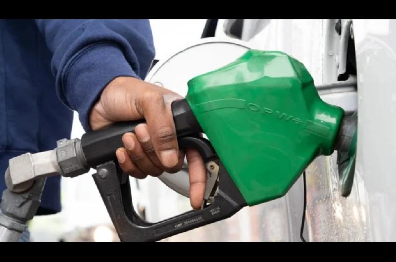 El Gobierno habilitoacute la creacioacuten de estaciones de servicios moacuteviles