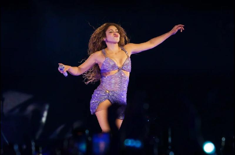 Shakira coronoacute con una trilogiacutea histoacuterica en Buenos Aires