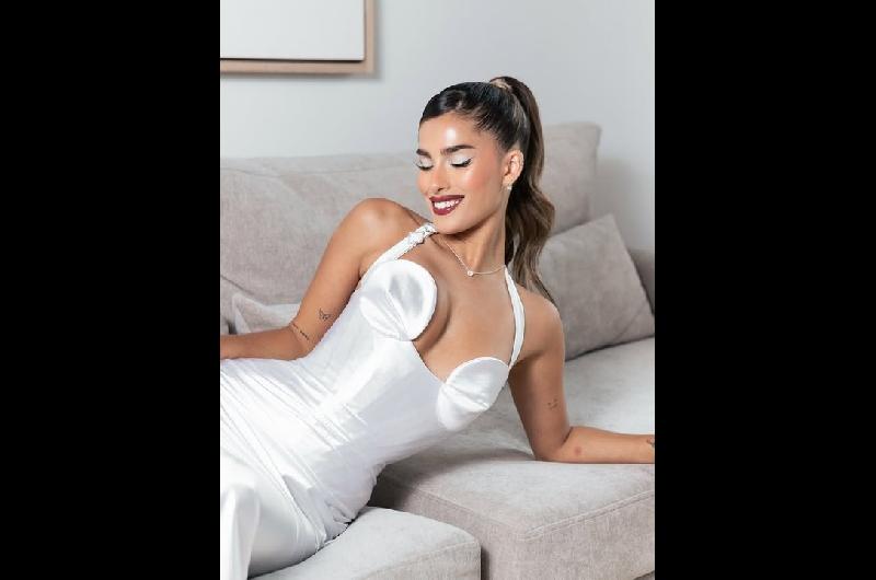 Julieta Poggio explicoacute su relacioacuten abierta y reveloacute para queacute la usa realmente