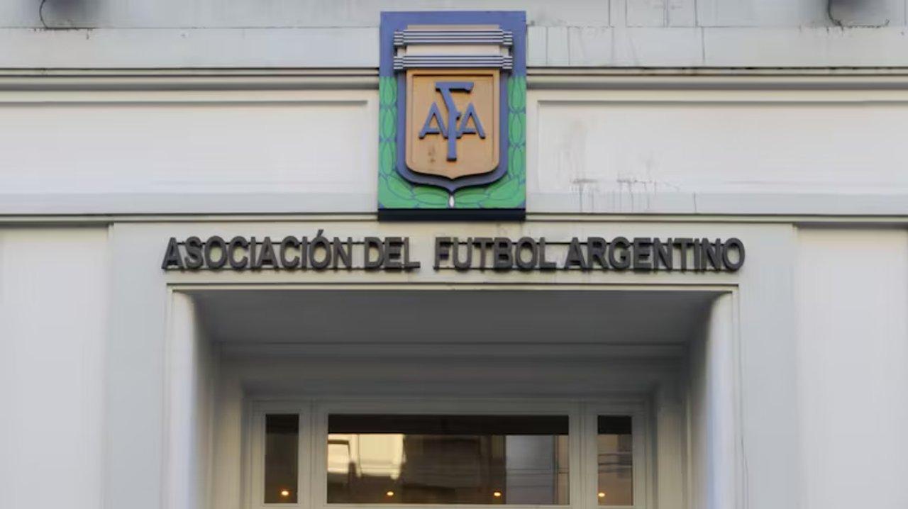 Escaacutendalo- La DGI denuncioacute a la AFA por supuesta apropiacioacuten indebida de tributos