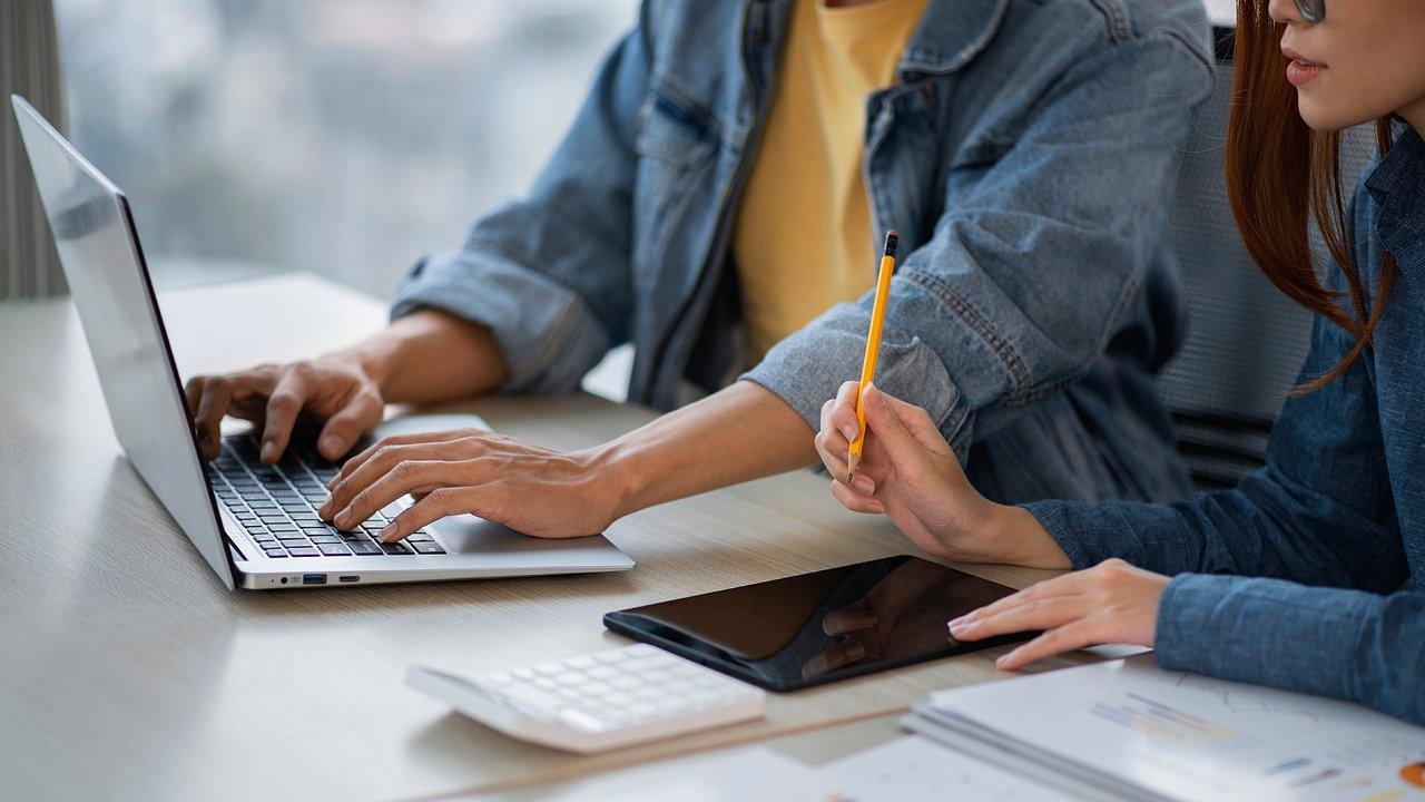 El mito del trabajo para toda la vida entra en crisis llega el ldquopasaporte laboralrdquo