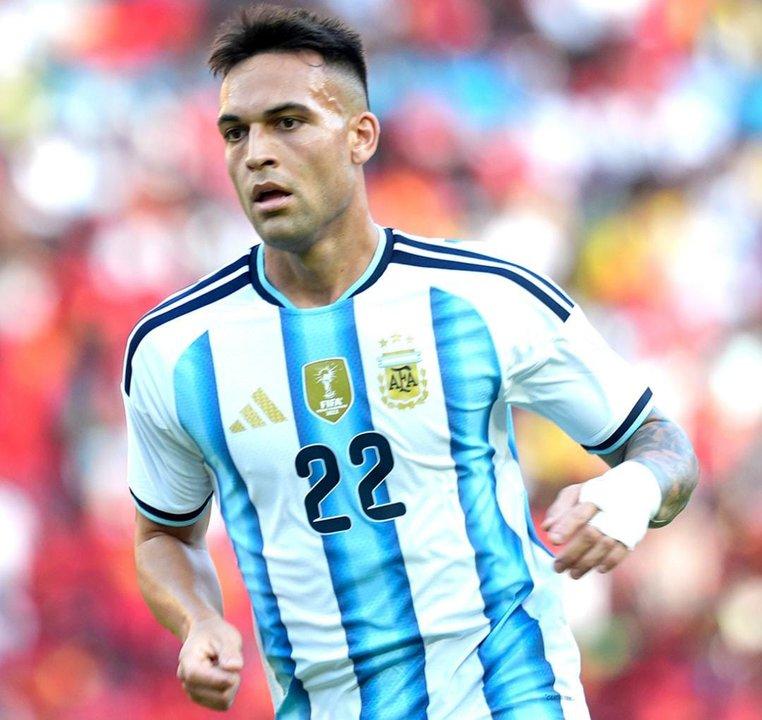 La Seleccioacuten argentina evaluacutea un amistoso en la previa de la Finalissima