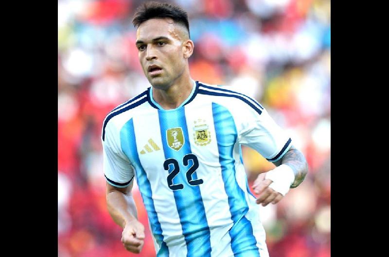 La Seleccioacuten argentina evaluacutea un amistoso en la previa de la Finalissima