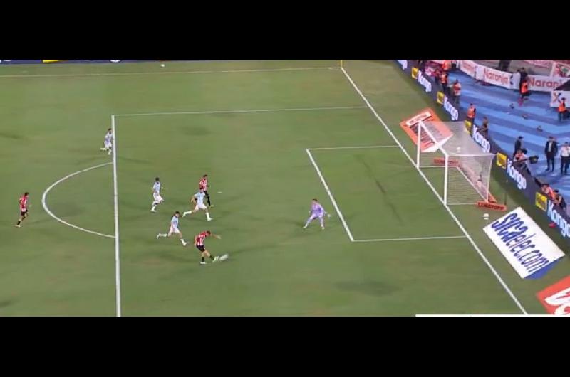 Gran atajada de Cambeses para salvar a Racing