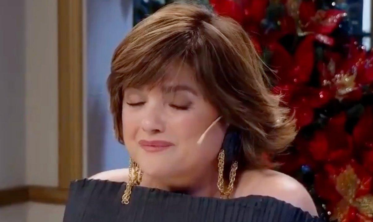 Araceli Gonzaacutelez se emocionoacute hasta las laacutegrimas al hablar a Adriaacuten Suar en la mesaza