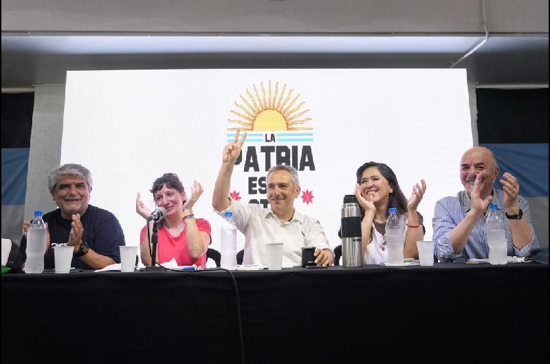 Larroque en el plenario de fin de antildeo de La Patria es el Otro- ldquoEl peronismo estaacute con Axelrdquo