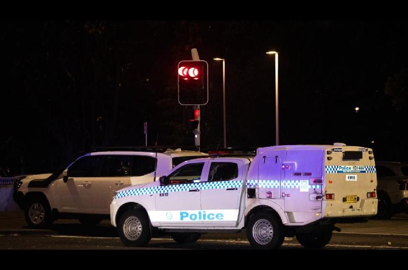 Sube a 16 nuacutemero de muertos por el tiroteo en Siacutedney