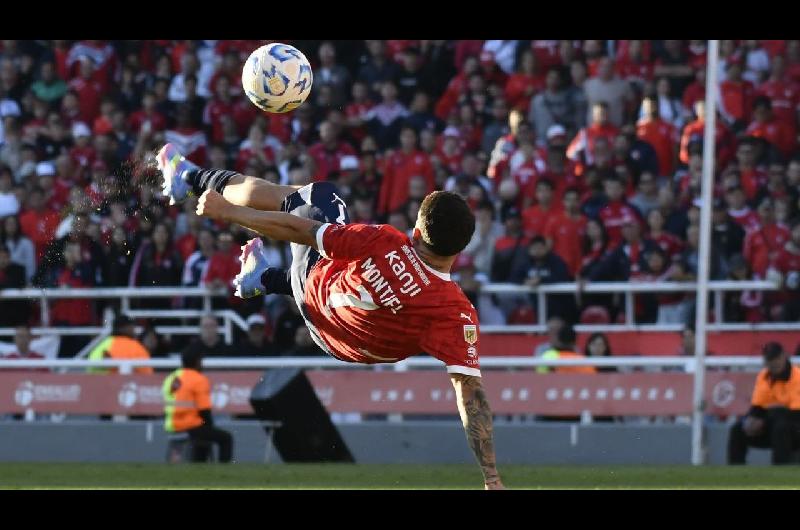 Orgullo argentino- Santiago Montiel ganoacute el Premio Puskas por un gol inolvidable