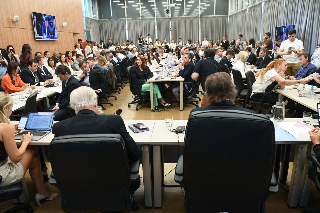 Diputados debate el Presupuesto y el oficialismo busca una resolucioacuten expreacutes 