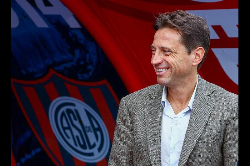 Insoacutelito- Marcelo Moretti se escapoacute de la reunioacuten en San Lorenzo y luego regresoacute