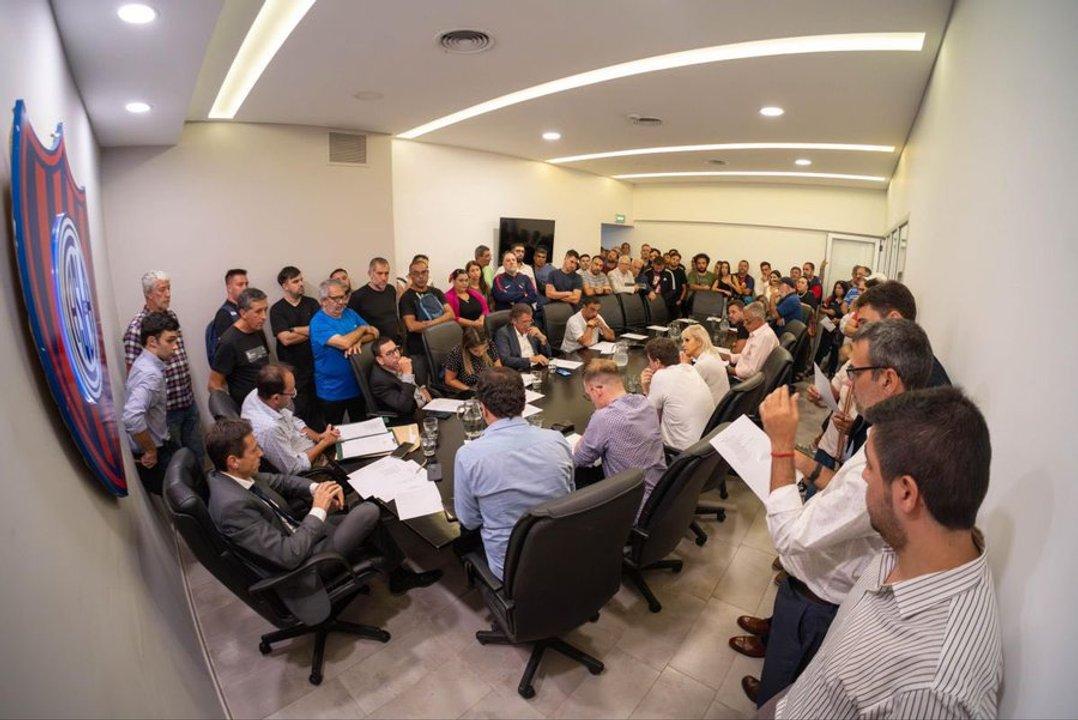 Renuncias y crisis- se declaroacute la acefaliacutea en San Lorenzo