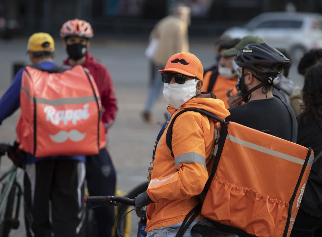 Kicillof impulsa una ley para favorecer a los trabajadores de plataformas digitales