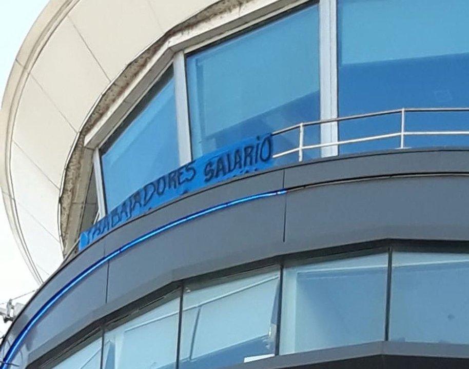 Comenzoacute el paro de controladores aeacutereos y ya hay demoras y cancelaciones de vuelos