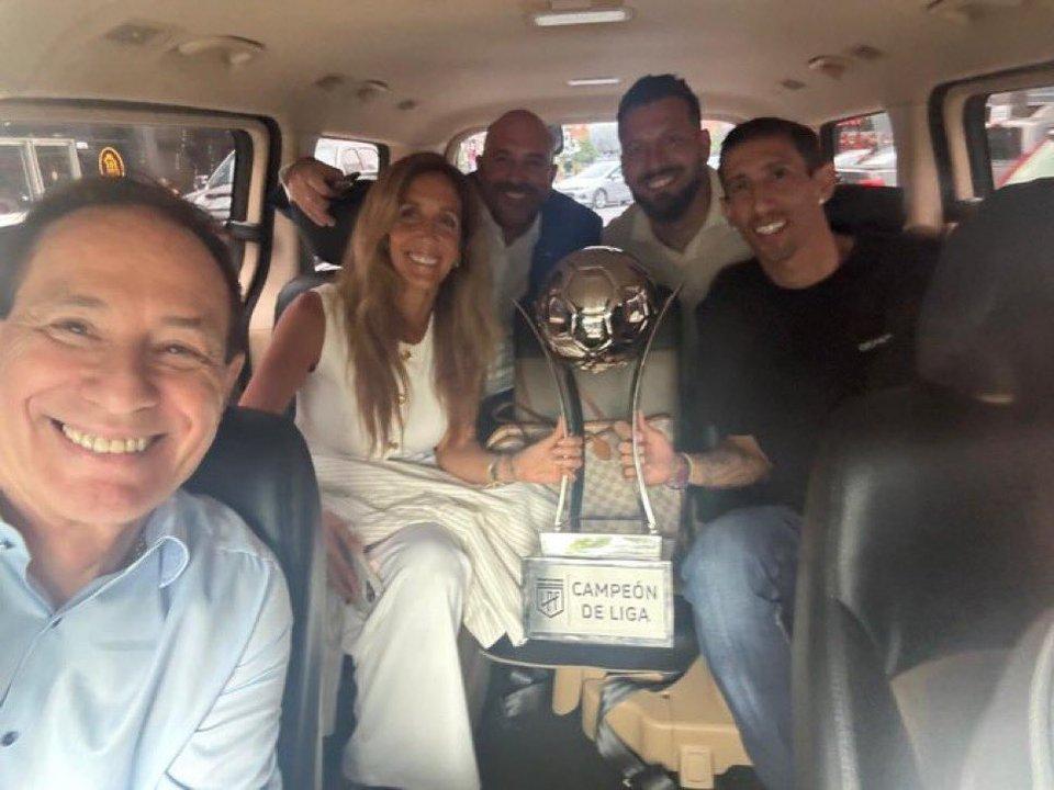 Di Mariacutea salioacute campeoacuten en Puerto Madero lanzoacute un columnista de Nelson Castro y relator de Estudiantes